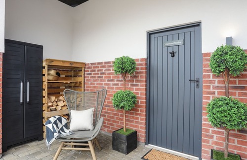 Henryd Cottage | OAKWOOD STABLES, with open fire in Conwy