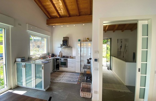 San Siro House | Oasi Ulivi holiday home with pool on Lake Como