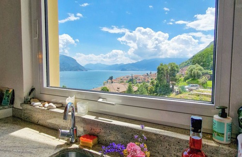 San Siro House | Oasi Ulivi holiday home with pool on Lake Como