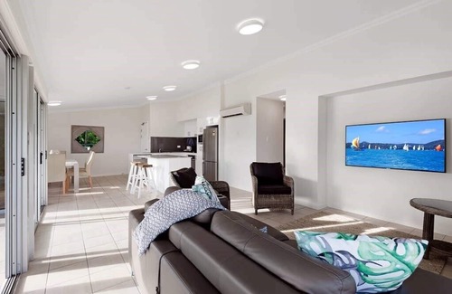 Hamilton Island Apartment | Oasis 20, Beautiful Apartment on Hamilton Island