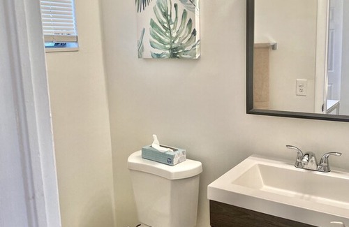 Royal Poinciana Apartment | Oasis at Hollywood - Sleeps 4 - Unit 2
