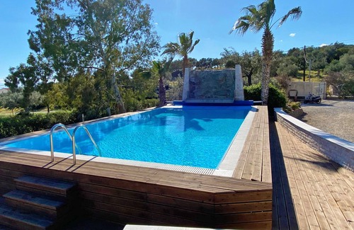 Plepi House | Oasis by the sea! Only 400m to the private beach!