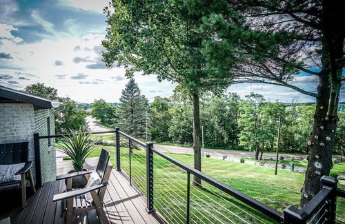 Sugarcreek House | Oasis Carlisle in Amish Country