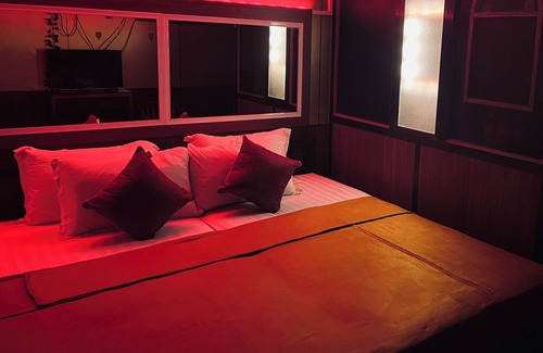 Yangon downtown Hotel | Oasis Floating Hotel Yangon