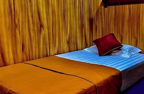 Yangon downtown Hotel | Oasis Floating Hotel Yangon