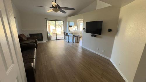 Palmdale House | Oasis Hm near Rancho Vista- Shared Hm