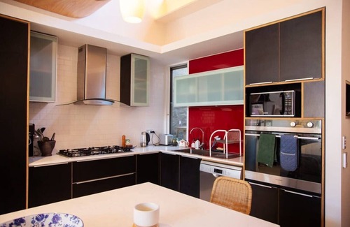 Newtown House | Oasis in Newtown Summ