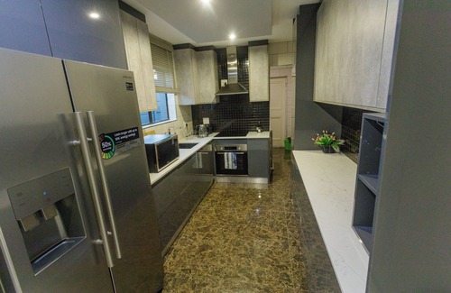 Bloubergstrand Villa | Oasis of Elegance - Villa with a private pool