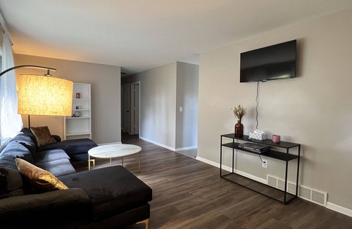 Maple Grove House | Oasis Of Maple Grove