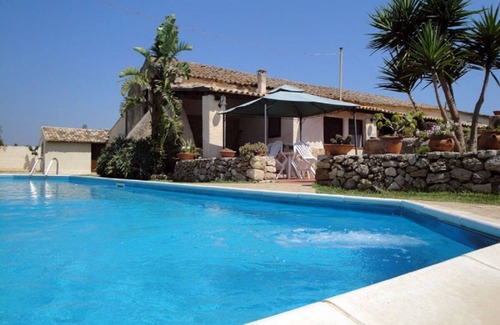 Arenella House | Oasis of peace and relaxation just 3 minutes from the beach.