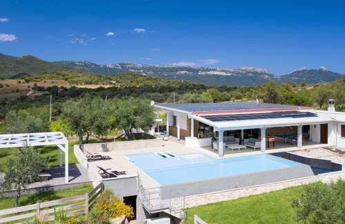 Talana Villa | Oasis Of Peace Villa In A Beautiful Pearl
