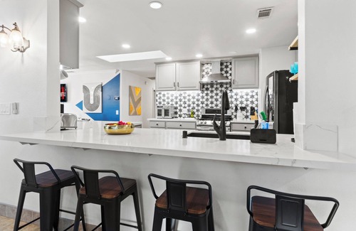 Fallbrook House | Oasis Pool Private Resort Guesthouse Game Room