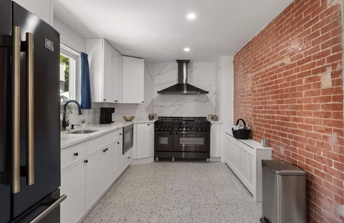 Delair House | Oasis Spacious-Private Parking,16 Beds+29 Guests!