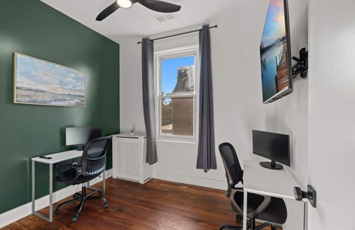Delair House | Oasis Spacious-Private Parking,16 Beds+29 Guests!