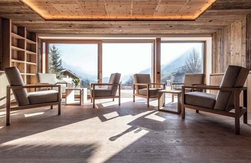 Barbiano Apartment | Oberfallerhof 'Apartment Aui' with Mountain View, Garden & Wi-Fi