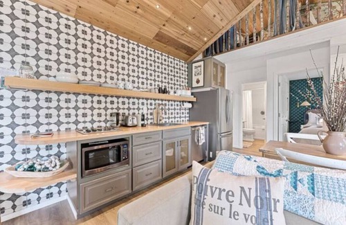 Lakebay Cottage | Oberon Cottage - Privacy, beach access, Mt Rainer view and beautiful forest