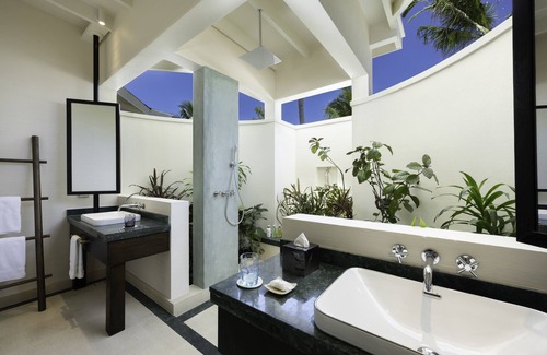 Farukolhufushi Island Hotel | OBLU XPERIENCE Ailafushi - All Inclusive with Free Transfers
