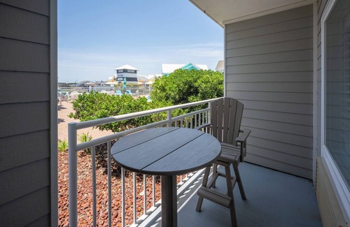 Hatteras Apartment | OBX Getaway at Villas of Hatteras Landing - 1 Bedroom Near-Beach Condos with Pool Access!