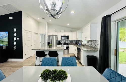 Candler House | Ocala Oasis on Pecan Road