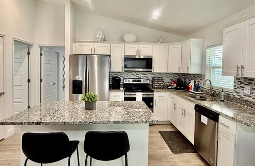 Candler House | Ocala Oasis on Pecan Road