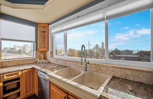 Crescent Beach House | Ocean and River Views- w/Heated Pool/Hot tub/Elevator-Kayaksn