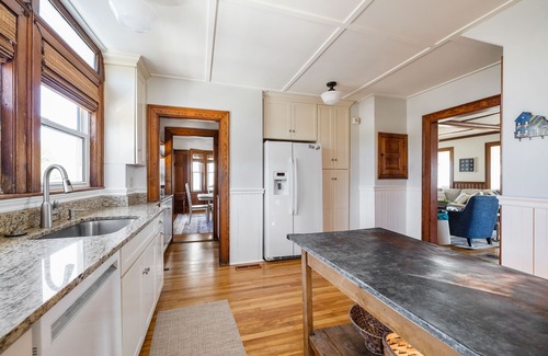 Kennebunk House | Ocean/Beach With Magnificent Views: A Unique New England Experience !