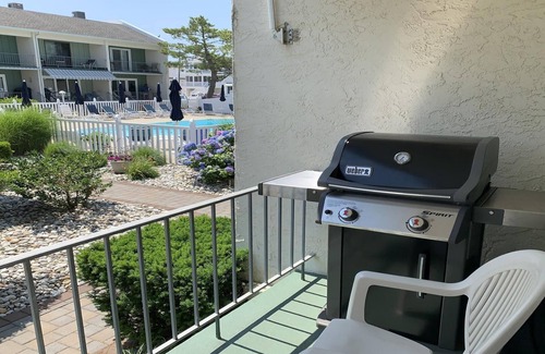 Ship Bottom Condo | Ocean Block. Ship Bottom. Pool. Beach Badges. WIFI. Washer & Dryer. 12186