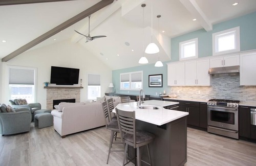 Ship Bottom House | Ocean Block Spacious 5-bedroom house with WiFi and AC in Beach Haven