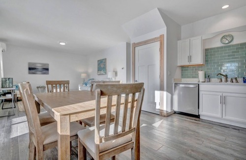 Owls Head House | Ocean Breeze Haven - Sleeps 12, Walk to Beach