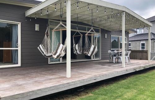 Waihi Beach House | Ocean Breeze - Waihi Beach Holiday Home