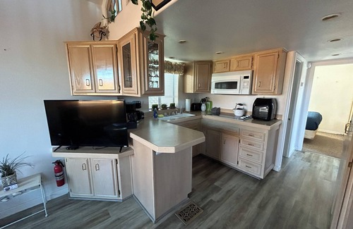 Smith River Cabin | Ocean Cabin 28 w/Jacuzzi with Private Beach (Private Beach Owned by White Rock Resort)