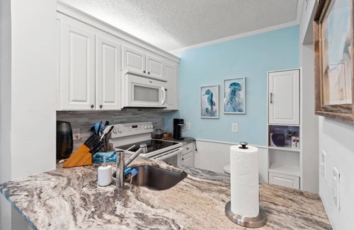 Myrtle Beach Condo | Ocean Creek Plantation Lodge 2 East 2152