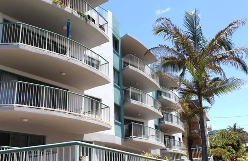 Caloundra Apartment | Ocean Crest Unit Exclusive Rooftop