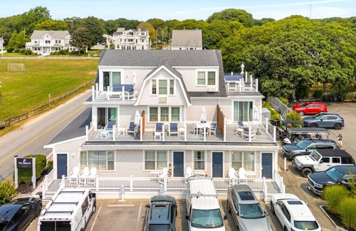Silver Beach Apartment | Ocean Deck 1 Double Bed Suite with Views