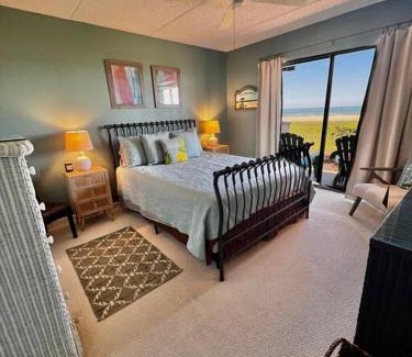 Ormond-by-the-Sea Apartment | Ocean Front 2BR Condo Amazing Sunrise View