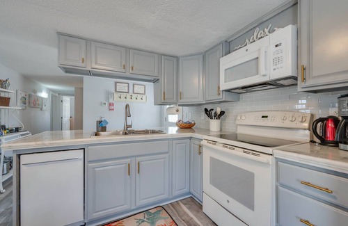 Corolla House | Ocean Front! 4x4 area of OBX! Private, Dog friendly, Affordable, Wild Horses!