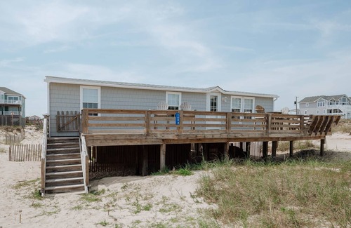 Corolla House | Ocean Front! 4x4 area of OBX! Private, Dog friendly, Affordable, Wild Horses!