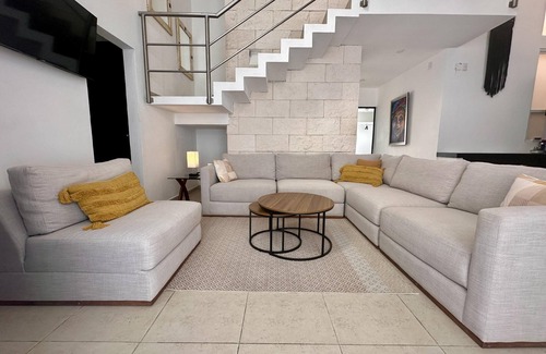 Colonia Meteorologico House | Ocean Front 6 BR See Dolphins + Sunrise From Bed