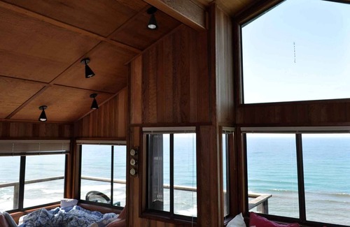 Manchester House | Ocean front beach house