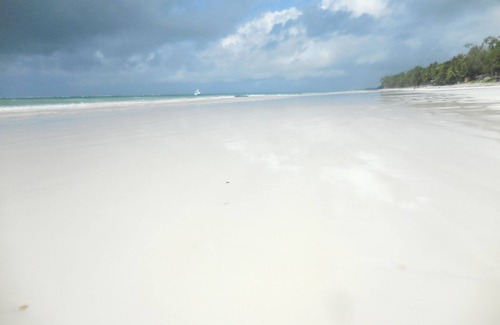 Diani Beach House | Ocean Front Beach Chalet with sandy beach, Room with seaview