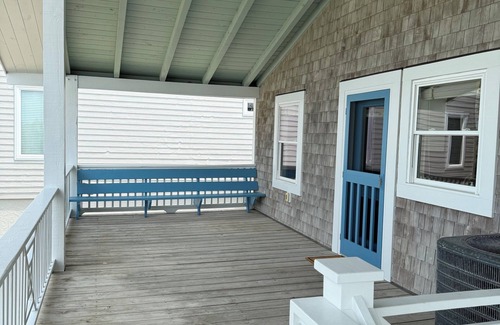 Sunset Beach Cottage | OCEAN FRONT CHARMING 4BD/2BA COTTAGE. Close to stores and pier! INCLUDES LINENS