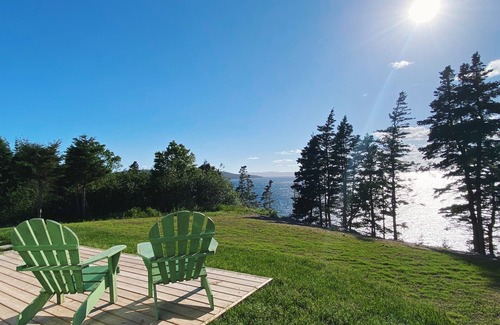 Hacketts Cove Cottage | Ocean front cottage, relax and enjoy the sunset over St. Margaret's Bay!