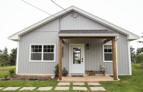 Hacketts Cove Cottage | Ocean front cottage, relax and enjoy the sunset over St. Margaret's Bay!