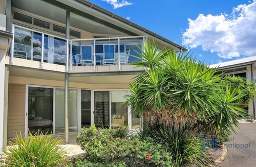 Woodgate House | Ocean Front Holidaying at its BEST