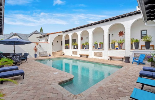 Cocoa Beach House | ⭐️⭐️Ocean front Luxury Hacienda with pool, pet friendly 5⭐️🏖️