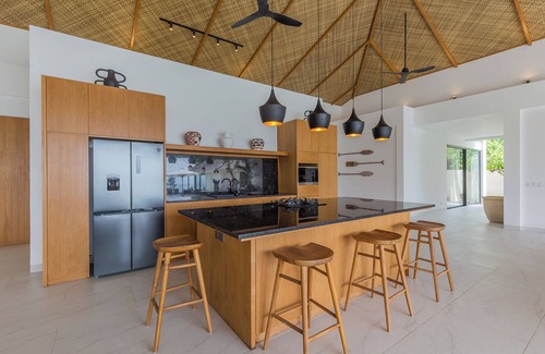 Mushroom Bay Villa | Ocean Front Majestic and Eco-Friendly 6 BDR villa in Nusa Lembongan, Bali