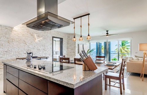 Puerto Juarez Condo | Ocean Front Middle floor bedroom 3 bath sleeps 6