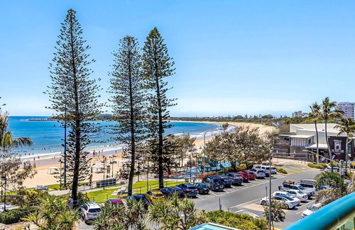 Mooloolaba Apartment | Ocean Front Mooloolaba Esplanade Apartment 2BR