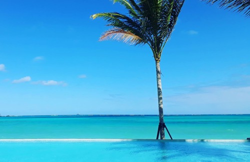 Nassau Condo | Ocean Front Paradise