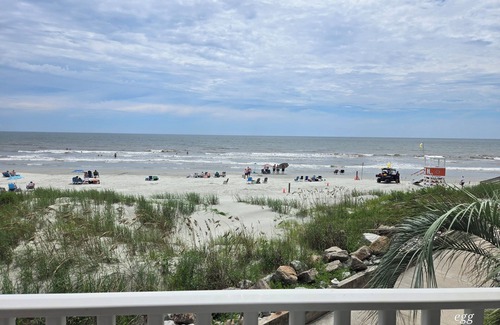 North Myrtle Beach Condo | OCEAN FRONT @ CHERRY GROVE POINT - SALT AIR, SEA BREEZES, GORGEOUS SUNRISES